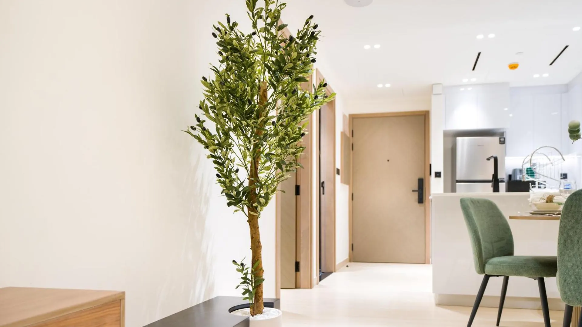 Easygo-Serene 1Bdr With Terrace Binghatti Corner Jvc Dubai